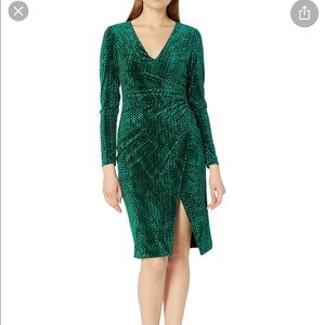 Black halo green velvet dress. Size 6. Never worn.